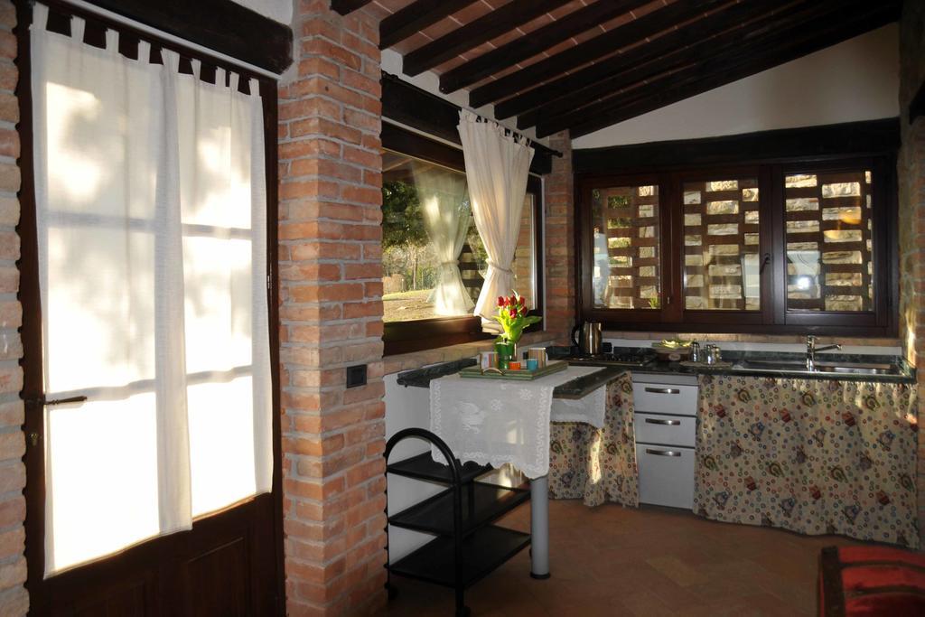 Agriturismo La Bicocca - Apt. "Il Leccio" Castel Rigone Exterior photo
